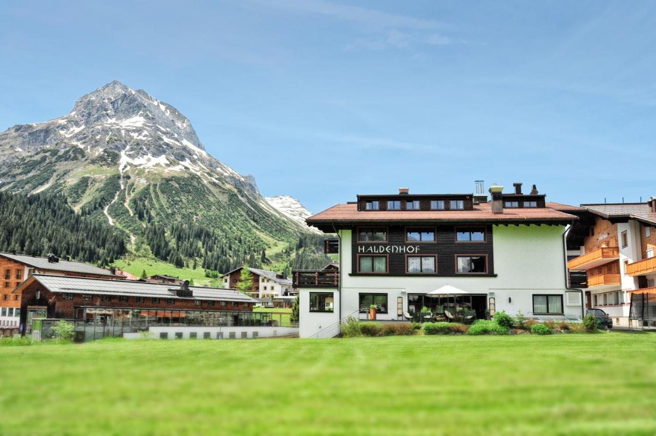 Haldenhof Hotel เลคอัมอาร์ลแบร์ก ภายนอก รูปภาพ