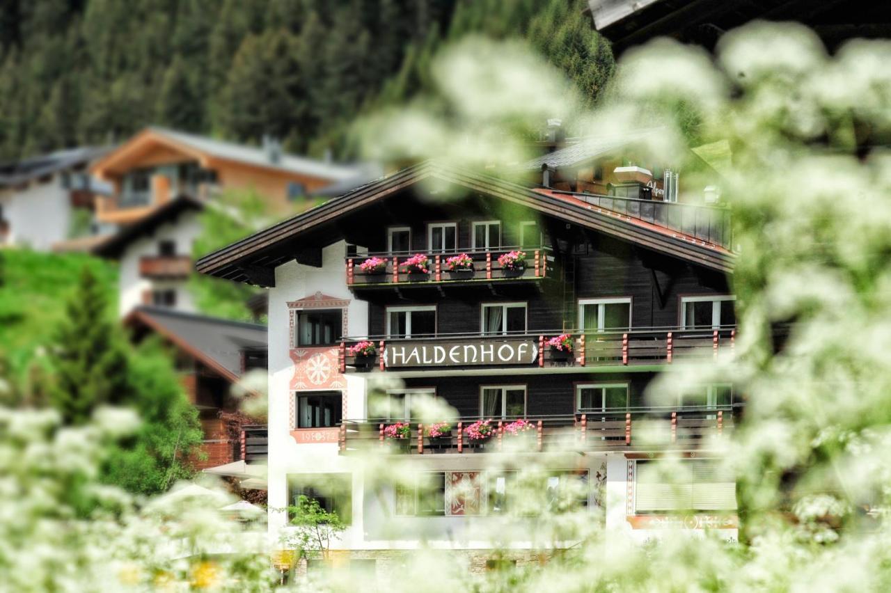 Haldenhof Hotel เลคอัมอาร์ลแบร์ก ภายนอก รูปภาพ